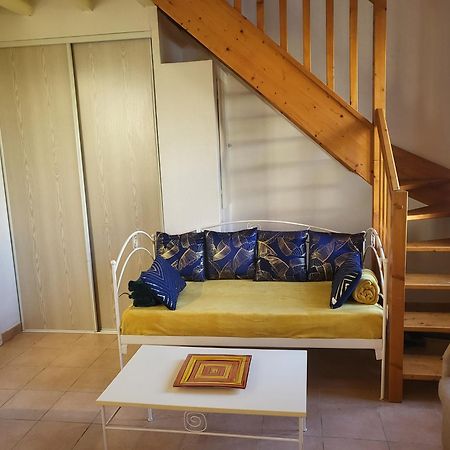 Maison Vacances Climatisee A 20 Minutes De La Mer Галларг-ле-Монтюё Экстерьер фото