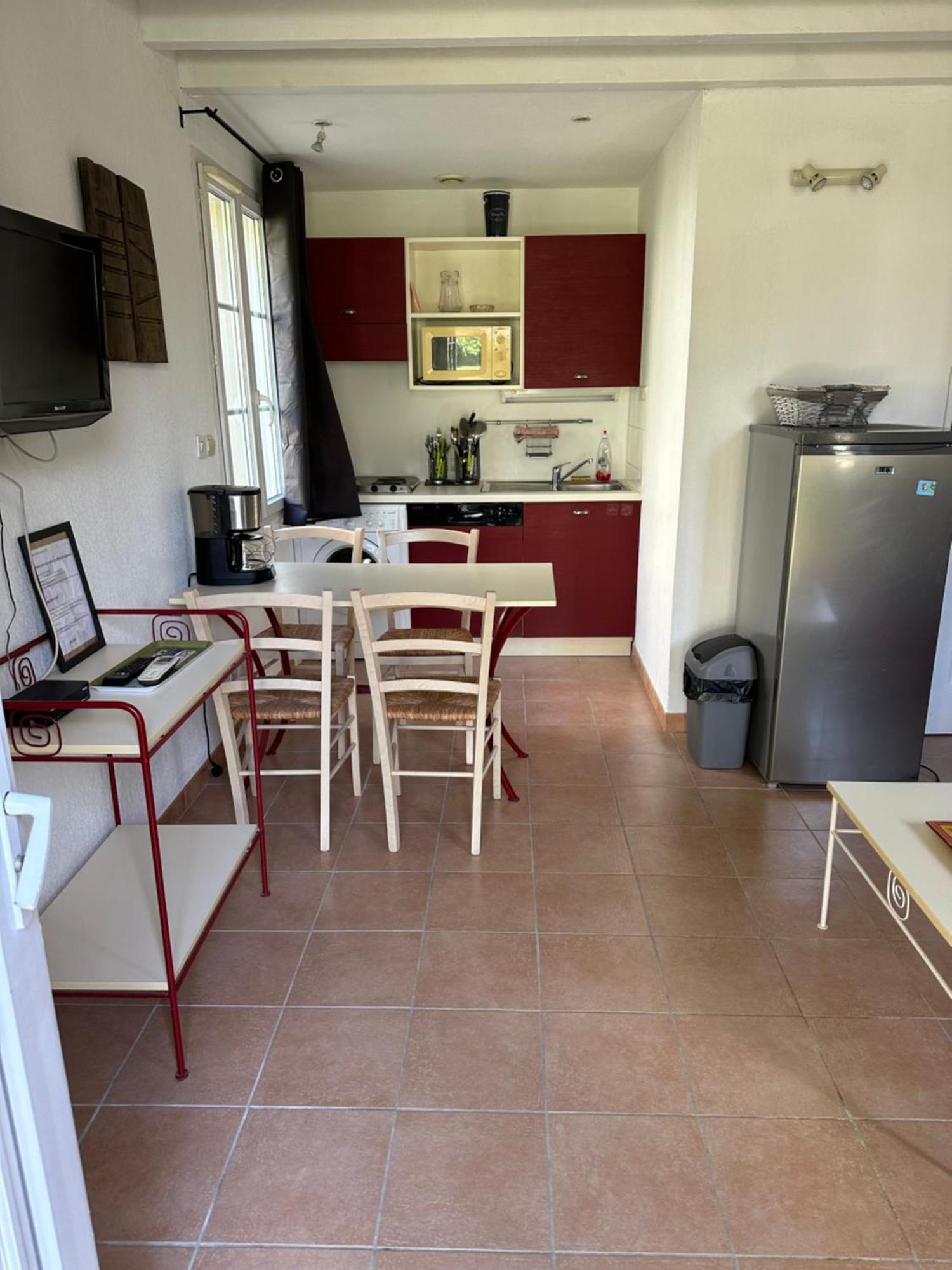 Maison Vacances Climatisee A 20 Minutes De La Mer Галларг-ле-Монтюё Экстерьер фото